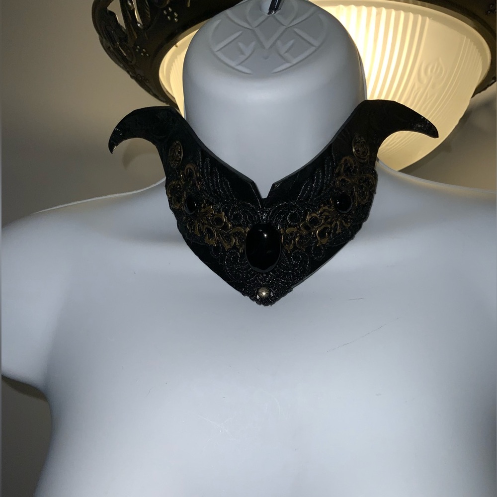 Vintage Black & Gold Embellished Gothic Adjustable Choker - Picture 9 of 15